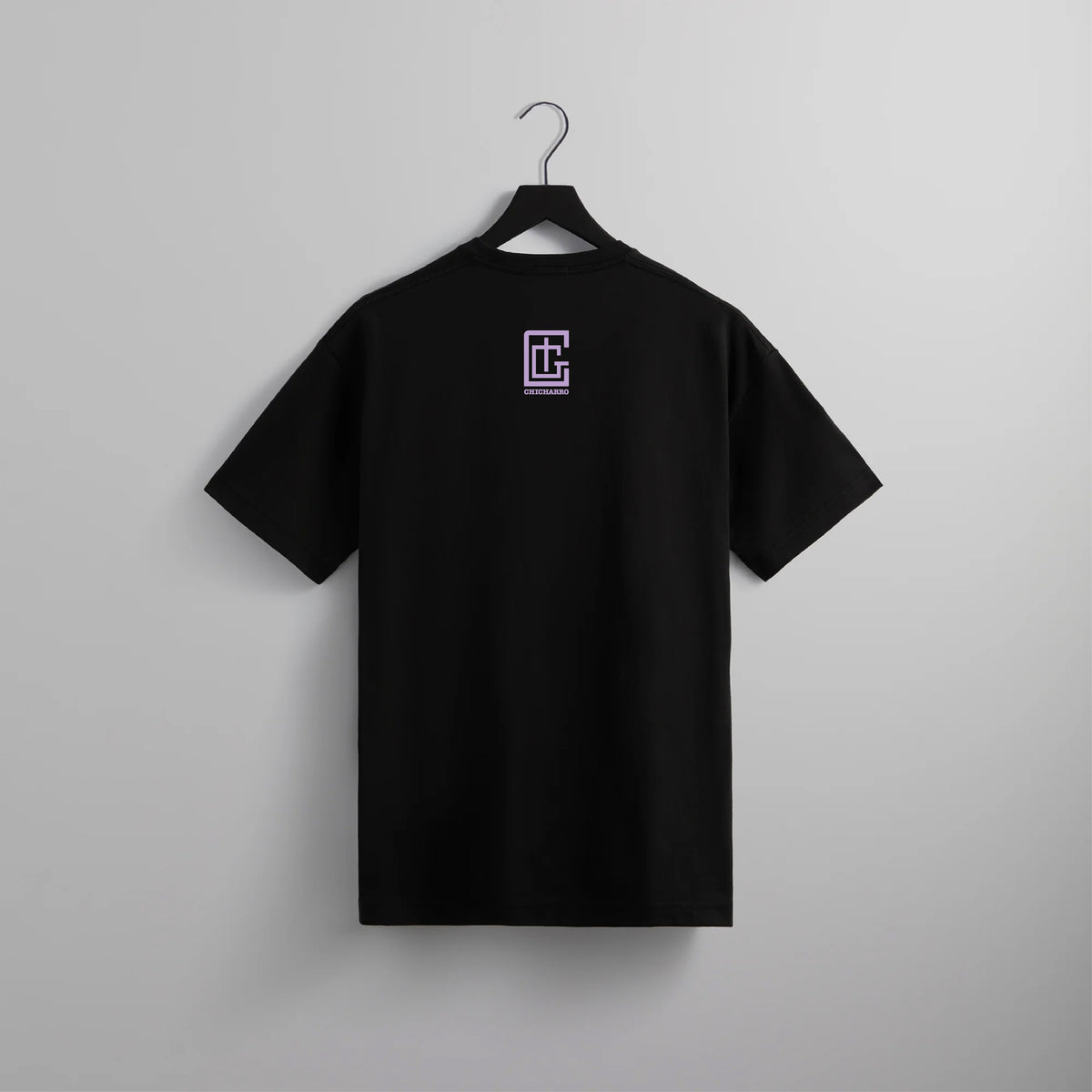 Camiseta Negra/Violeta