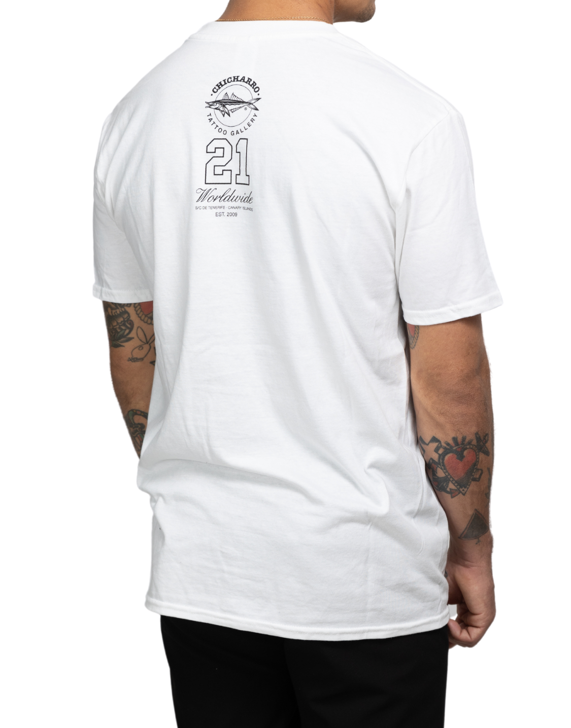 CHICHARRO TATTOO GALLERY Camiseta Worldwide Blanca/Negra