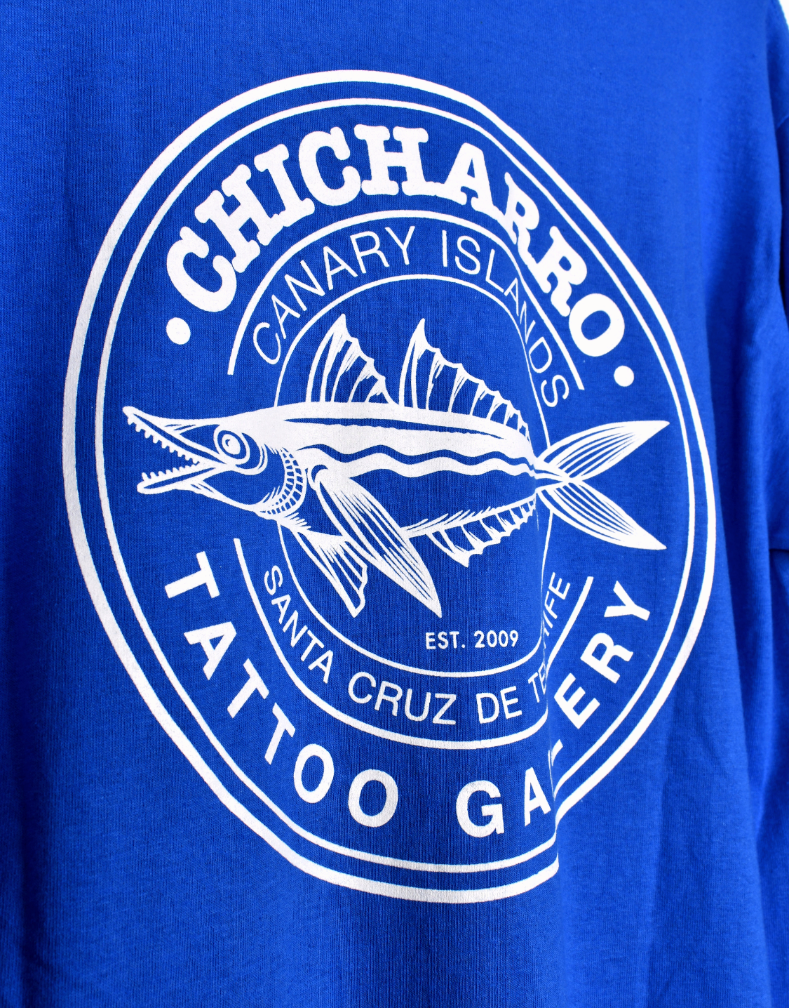 Camiseta Chicharro azul | Chicharro Tattoo Gallery | Estudio de tatuajes Tenerife